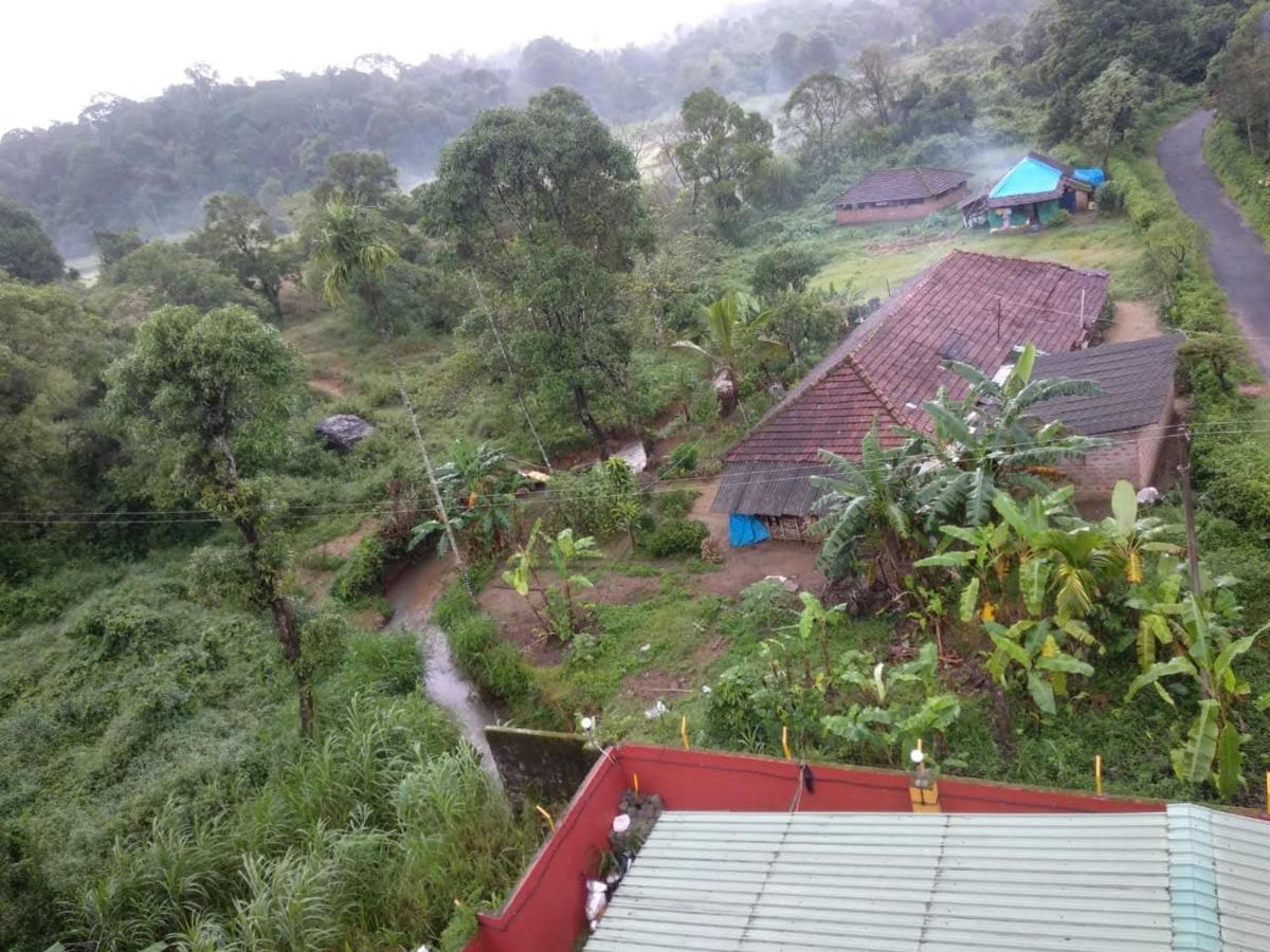 Wanders In -Travel Company Hotell Madikeri Exteriör bild