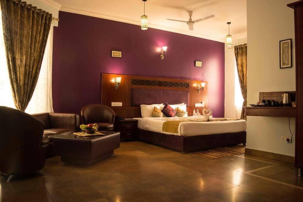 Wanders In -Travel Company Hotell Madikeri Exteriör bild