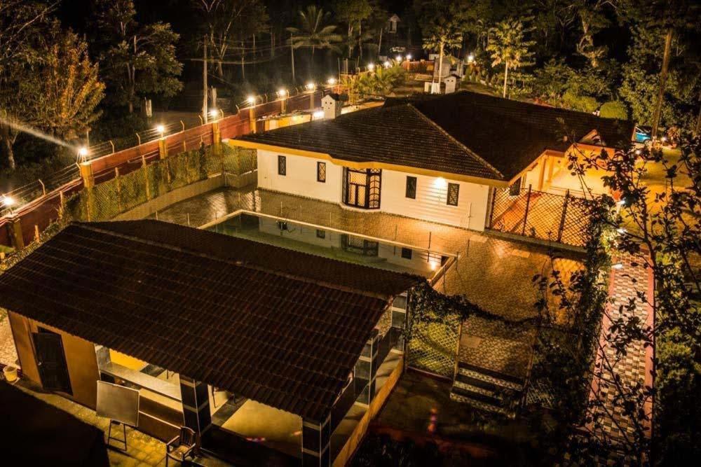 Wanders In -Travel Company Hotell Madikeri Exteriör bild