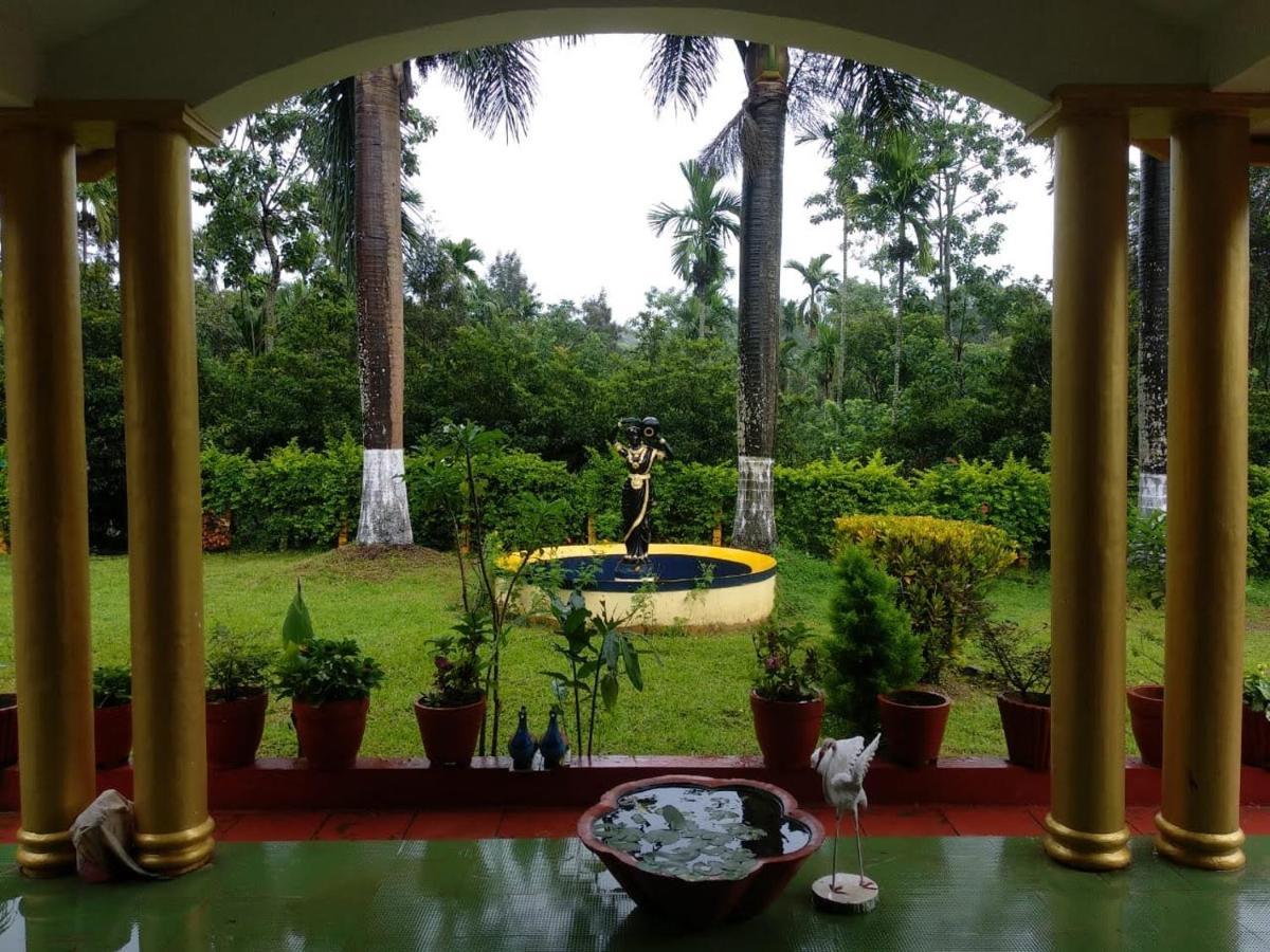 Wanders In -Travel Company Hotell Madikeri Exteriör bild