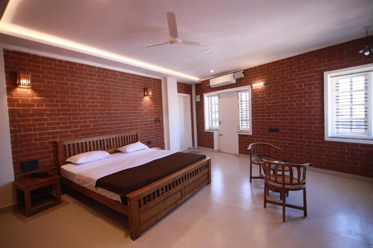 Wanders In -Travel Company Hotell Madikeri Exteriör bild