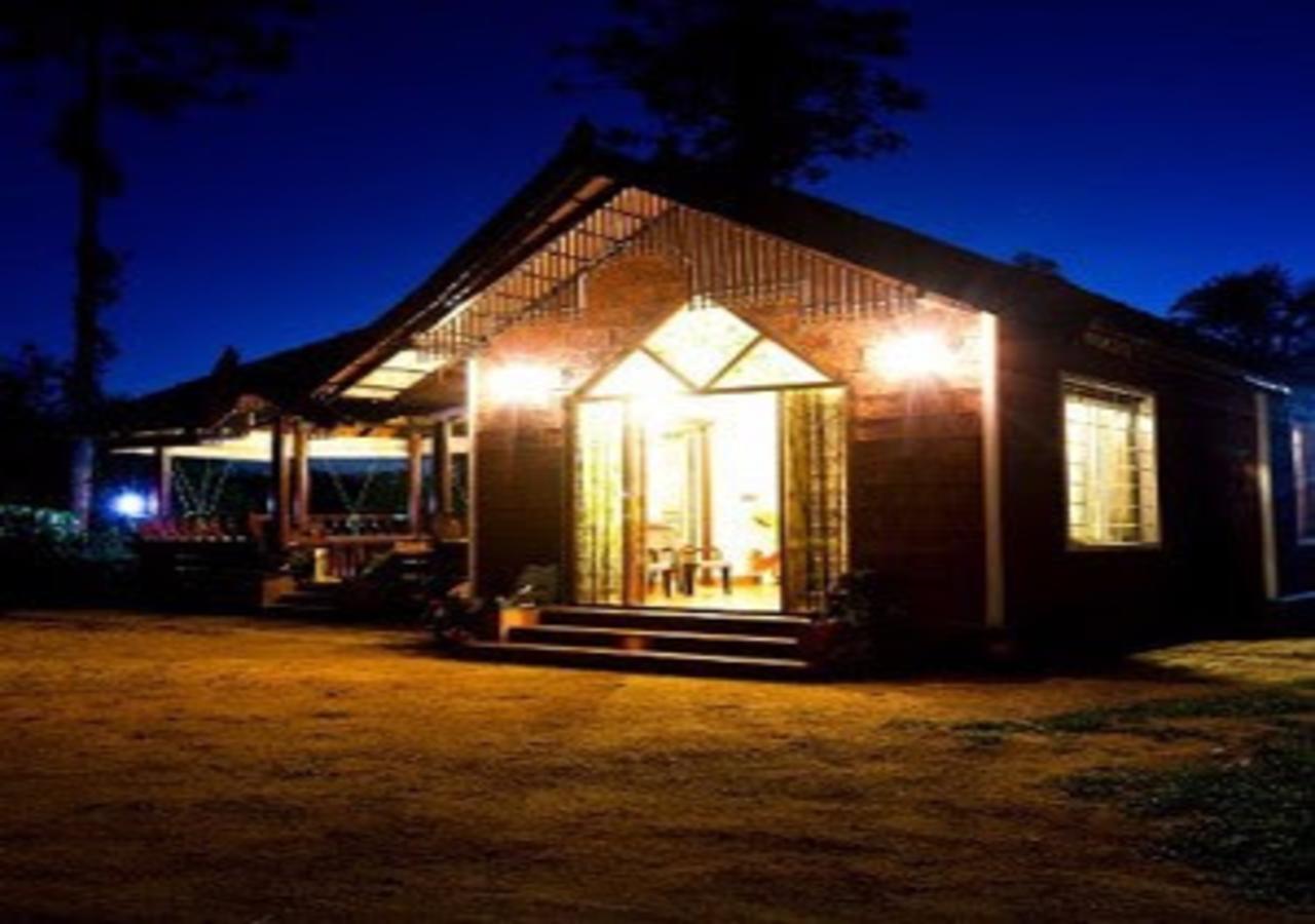Wanders In -Travel Company Hotell Madikeri Exteriör bild