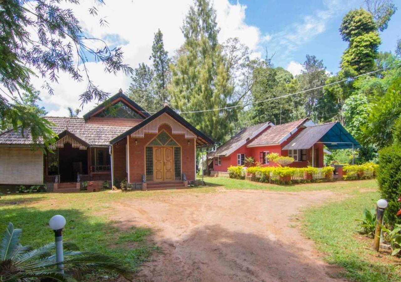 Wanders In -Travel Company Hotell Madikeri Exteriör bild
