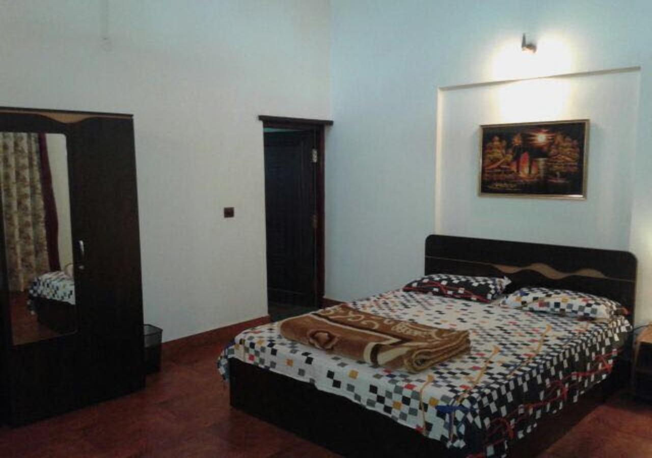 Wanders In -Travel Company Hotell Madikeri Exteriör bild