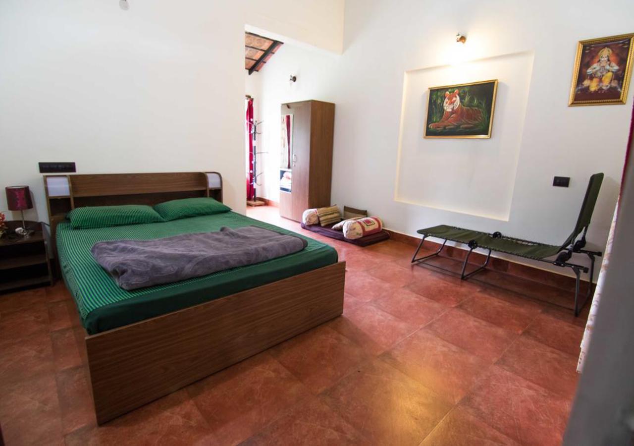 Wanders In -Travel Company Hotell Madikeri Exteriör bild